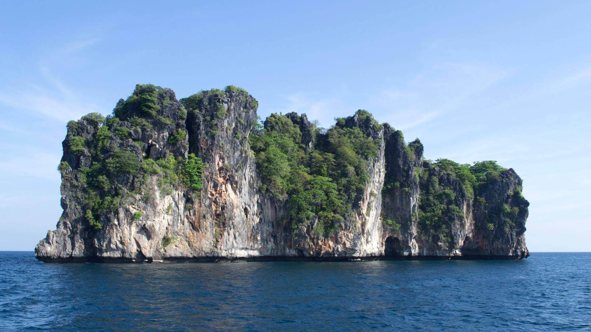 koh-doc-mai-sunrise-divers-02 koh-doc-mai-sunrise-divers-02
